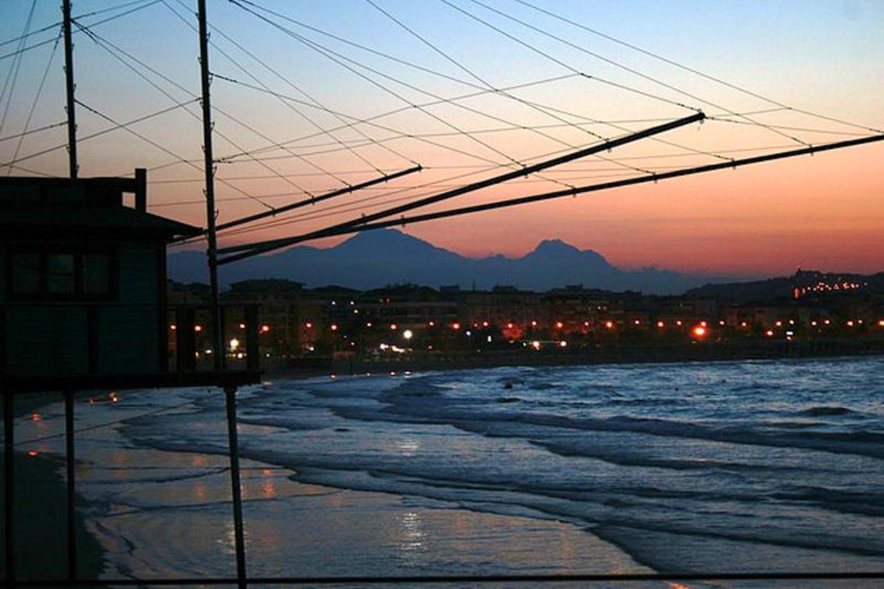2 Bedrooms Appartement At Pescara 300 M Away From The Beach With Balcony And Wifi 外观 照片